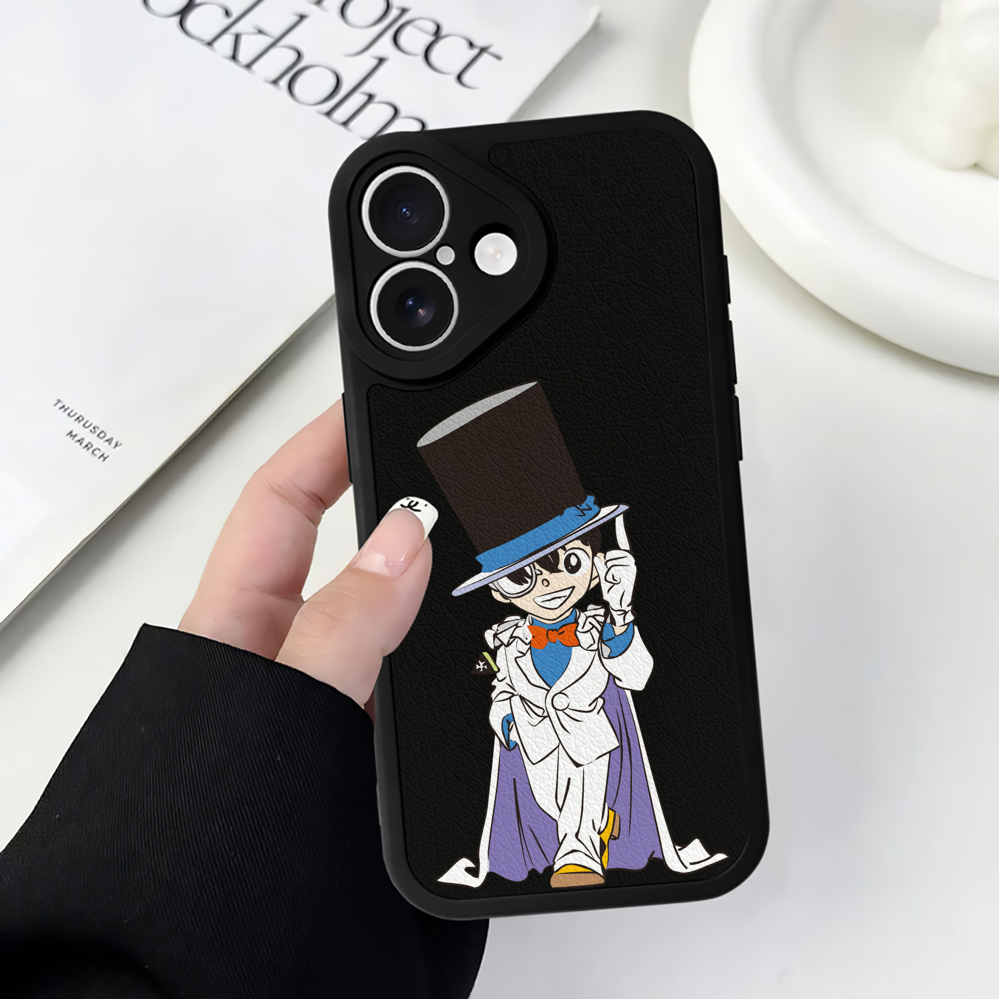（画像用） 名探偵コナン 江戸川 コナン Detective Conan Conan Edogawa 【iPhone 16シリーズ対応】シリコンスマホケース（レザー調） 材質：シリコン